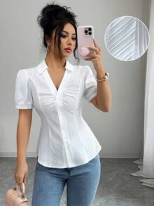 Elenzga 女士V领褶裥腰身优雅休闲新款夏季衬衫，带纽扣装饰和泡泡袖，白色 - 白色 - 查看 3