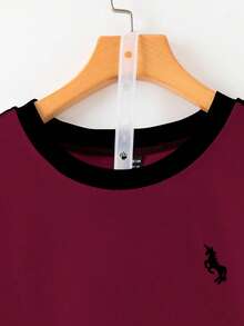 Everyssa 2件套女士时尚圆领刺绣印花撞色滚边T恤，休闲弹力腰斜插口袋刺绣阔腿裤套装 - 彩色 - 查看 3