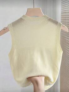 Franclia Women's Round Neck Pale Yellow Sleeveless Knit Top, Fashionable & Versatile For Spring/Summer Vacation - Yellow - View 2