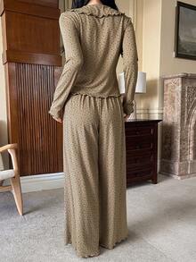 DAZY Ditsy Floral Women's Single-Breasted Long Sleeve Top And Pants Pajama Set - Olive Green - View 2