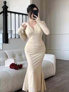 DAZY Robe mi-longue élégante pour femmes avec encolure en V, patchwork en dentelle, attache au cou et à la taille, coupe sirène - Nude - Voir 7