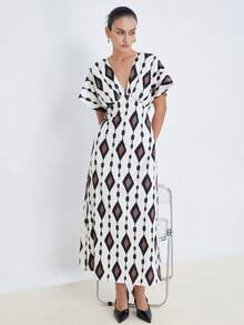 Aveloria Modichic Robe longue d'été en mousseline de style bohème vintage pour les vacances, décontractée, pour l'extérieur et les fêtes, imprimé géométrique, col V, manches chauve-souris amples, taille avec lien - Multicolore - Voir 3