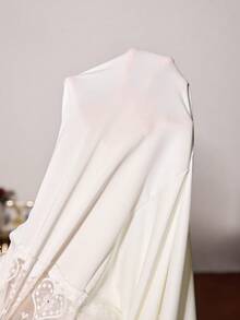 Slumberist Đầm maxi dáng đuôi cá xẻ tà phối ren tương phản dành cho nữ, kiểu dáng gợi cảm ôm sát. - trắng - Xem 5