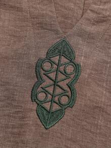 Balvessa 女士刺绣亚麻质感V领七分袖衬衫 - 卡其色 - 查看 5