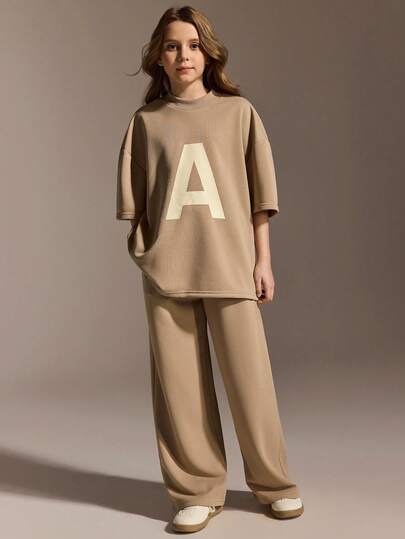 SHEIN Tween Girls' Casual Loose Comfortable Round Neck Pullover T-Shirt And Pants Set, High-End Khaki Color, Simple And Elegant Letter Print On Front Of T-Shirt