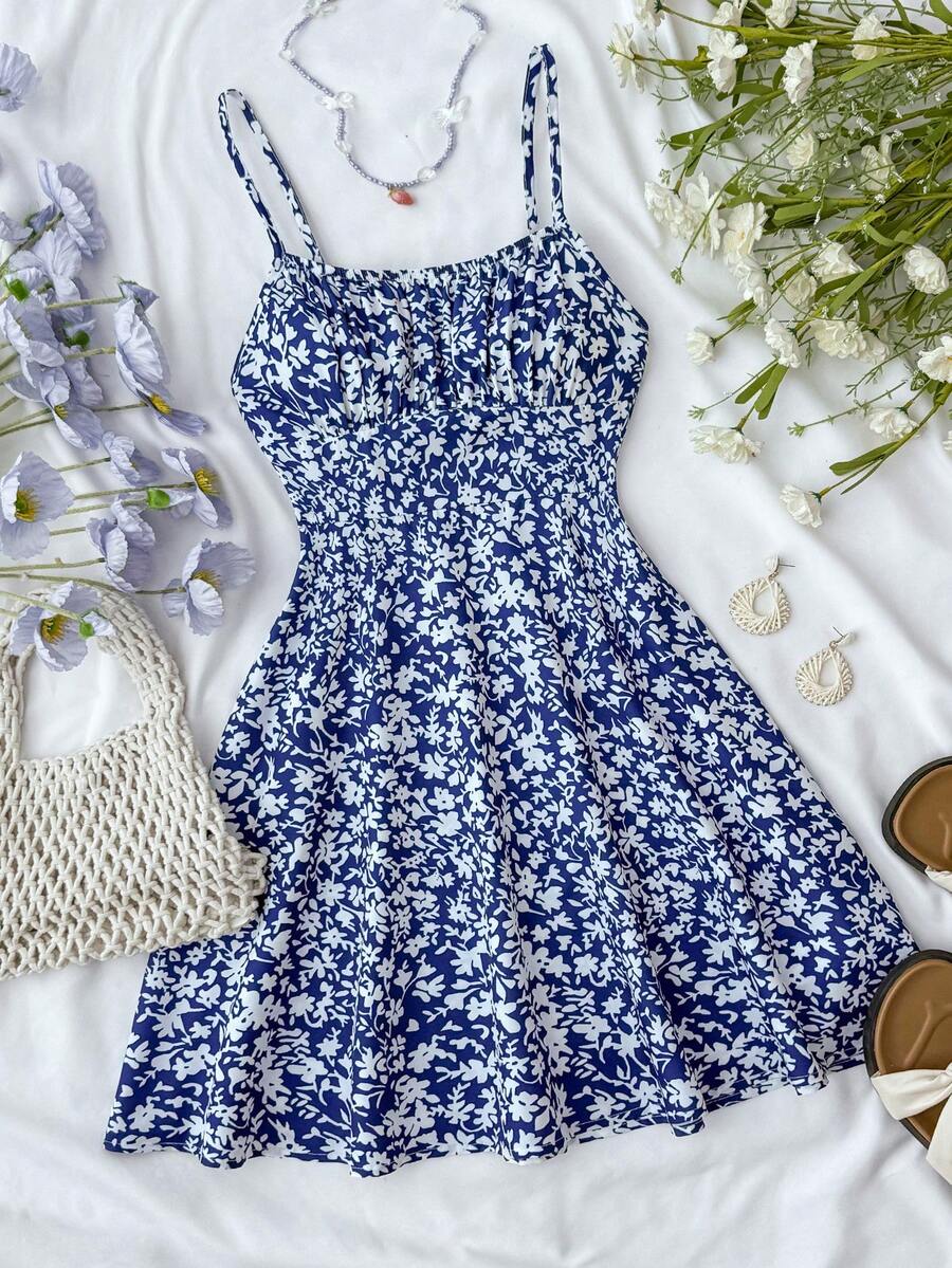 儿童夏季柔软舒适少女蓝白碎花露背吊带连衣裙，适合情人节、度假、假日、海滩等场合。蓝色白色碎花连衣裙，蓝色春季连衣裙，蓝色碎花夏季连衣裙，蓝白连衣裙，蓝色夏季连衣裙，夏季蓝色连衣裙，白色碎花蓝色连衣裙，春季蓝色连衣裙，蓝色碎花连衣裙，夏季连衣裙，女士夏季度假连衣裙，碎花吊带裙，休闲夏季连衣裙，女士吊带裙 - 藍白色 - 查看 1