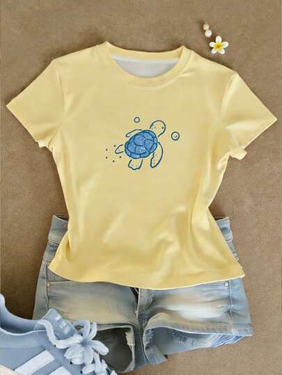 Resyla Creamy Yellow,Butter Yellow,Sea ​​Turtle Pattern,Casual For Women,Casual T-Shirt, Graphic Tee,Summer,Women's Beach Top Summer,Beach,Beach T-Shirt,Women T-Shirt,Gift For Sister,Y2k Top,Y2k
