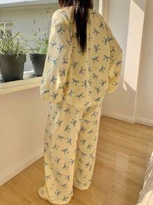 Dazy Plus 大码女式蝴蝶结印花纽扣长袖上衣和裤子睡衣套装 - 黃色 - 查看 2