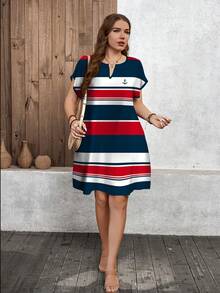 SHEIN LUNE 休闲简约航海条纹图案宽松短袖加大码女式夏季连衣裙 - 彩色 - 查看 3