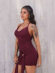 Rayane Ketlyn 女式 Y2K 性感金属扣褶饰吊带连衣裙 - 酒紅色 - 查看 6