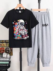 SHEIN طقم تي شيرت كم قصير رقبة طاقم وسروال جوغر مز...