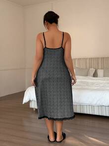 Napfluff CURVE Napfluff CURVE Áo ngủ dài cỡ lớn, dây mảnh, viền ren, in chấm bi. - màu đen - Xem 4