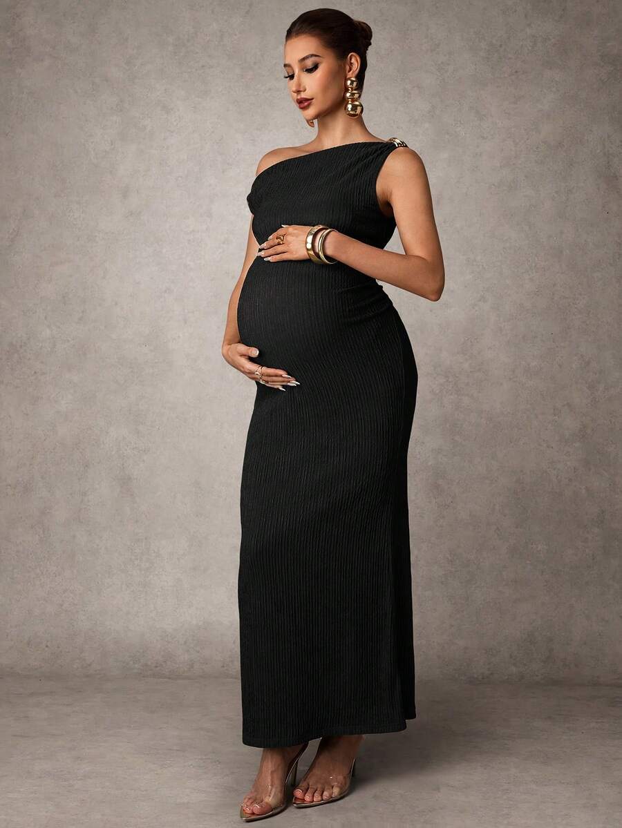 MaterniChic Đầm ôm dáng thanh lịch màu trơn dành cho bà bầu, thiết kế lệch vai, đính kim loại. - màu đen - Xem 1