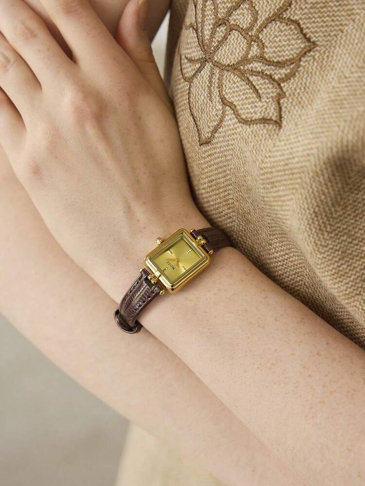 SQUARE GOLD LIZARD TEXTURE BELT WATCH