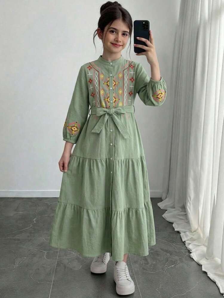 SHEIN Tween Girl Woven Solid Collar Floral Casual Dress Cotton Dresses For Girls Embroidered Girls Dress Matching Sister Dresses Light Green Muslim Kids Dress Sage Girl Dress - Green - View 3