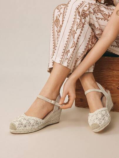 Styleloop Women's Bohemian Woven Sunflower Totem Wedge Sandals With Rope Soles, Comfortable Closed Toe Backless Wedge Heels, Suitable For Casual, Vacation, Beach, Boho Style, Elegant Retro American, Music Festival And Party Outfits