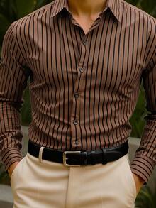 Manfinity Mode Áo sơ mi nam dài tay kẻ sọc nâu cài cúc, cổ bẻ, dáng regular fit, chất liệu polyester, thích hợp cho công sở, đi làm. Áo sơ mi kẻ sọc cho nam, áo sơ mi kaki dài tay kẻ sọc nam, áo sơ mi nam cao cấp màu nâu, áo sơ mi công sở nam, áo sơ mi nam thường ngày. - màu nâu - Xem 4