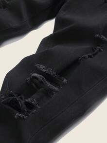 Manfinity Homme Quần jeans nam màu trơn, kiểu dáng thường ngày, có đai lưng và chi tiết rách, dễ phối đồ. - màu đen - Xem 4
