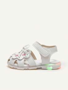 Cozy Pixies 婴儿夏季白色凉鞋，小花刺绣蝴蝶结装饰，软底幼儿鞋，女童公主风闭趾凉鞋，婴儿灯鞋 - 白色 - 查看 3