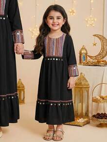 SHEIN Teen Girls Black Patchwork Pendant Decor Abaya,Autumn Family Matching Mom Daughter Embroidered Long Sleeve Modest Prairie Maxi Dress Islamic Clothing - Black - View 2