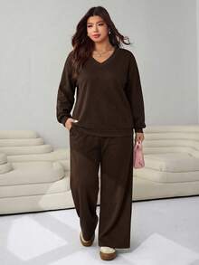 Solflare Conjunto informal de 2 piezas de mujer talla grande con top de manga larga y cuello en V sólido y pantalones de pierna ancha - Marrón Chocolate - Ver 4