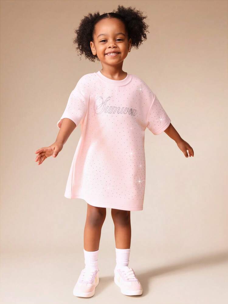 Strassbesetztes T-Shirt-Kleid mit Glitzerpunkten