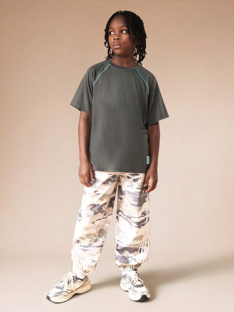 Short Sleeve Tee With Camo Cargo Pants