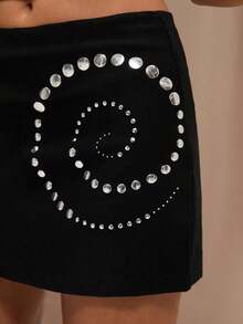 SHEIN BAE 女士时尚纯色螺旋设计极简半身裙 黑色迷你水钻半身裙 演唱会半身裙 黑色短裙 贝壳裙 波西米亚风半身裙 黑色阔腿裤 金属铆钉半身裙 时尚半身裙 沙滩派对半身裙 休闲半身裙 派对半身裙 夏季女士半身裙 女士休闲半身裙 - 黑色 - 查看 7