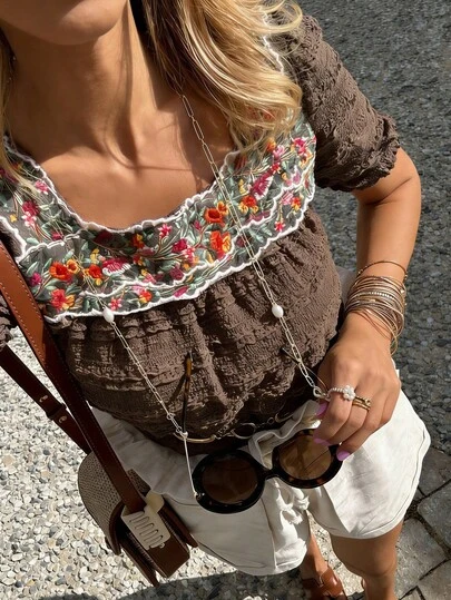 Selianne Fashionable Vacation Floral Embroidery Patchwork Jacquard Women T-Shirt