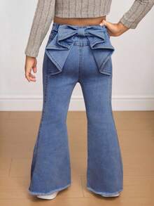 SHEIN Pantalones acampanados de mezclilla azul con cintura elástica y decoración de moño para niña - Azul lavado medio - Ver 7