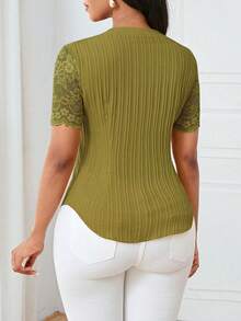 Lunelith SHEIN Lunessa Blus Wanita Lengan Pendek Kerah Berlekuk Warna Polos Sederhana dengan Hiasan Renda - Olive Green - View 2