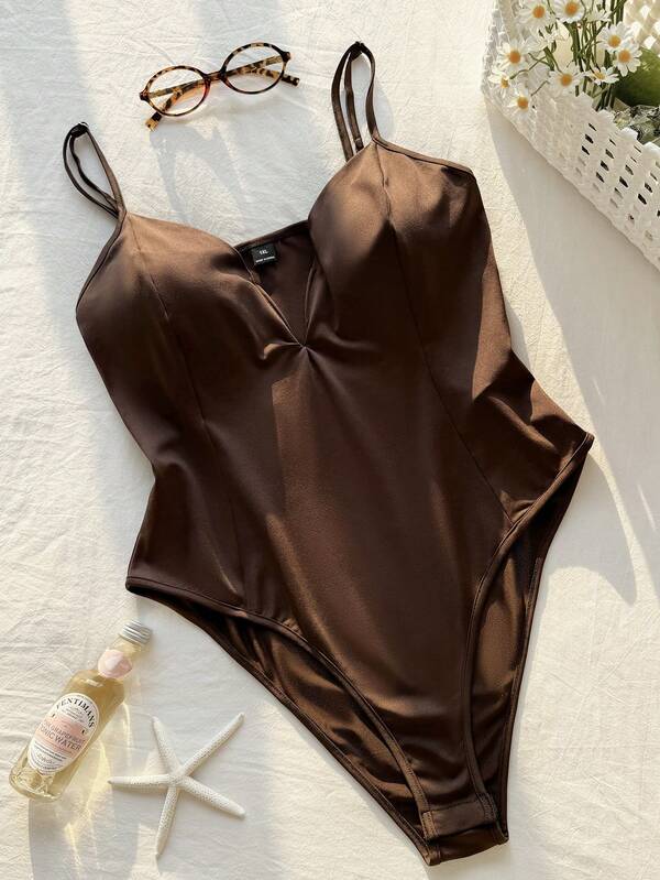 CovetEZ Plus Size V-Neck Steel Hoop Decor Sexy Slim Fit Camisole Camisole, Spring/Summer