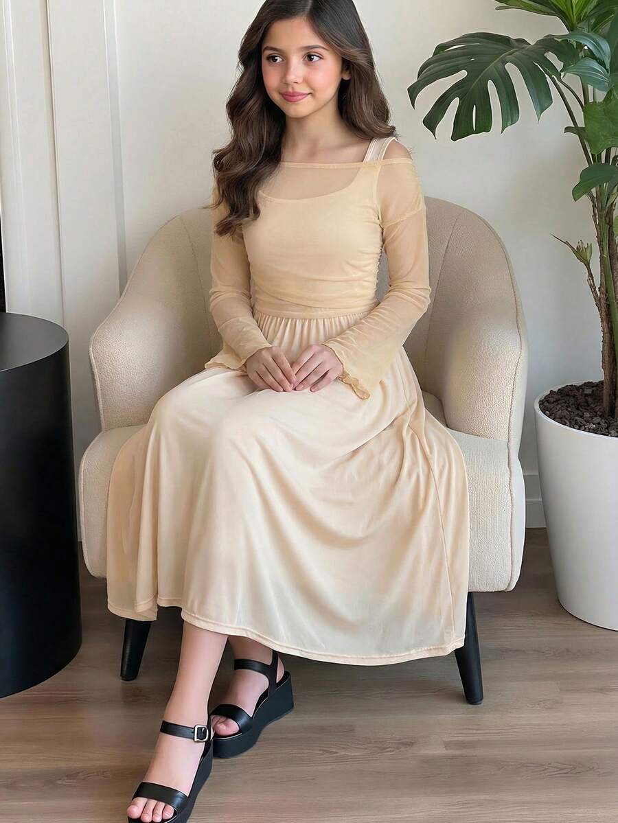 少女优雅修身杏色网纱拼接不对称斜肩喇叭袖褶皱连衣裙，适合女孩参加派对、圣诞节、新年、舞会等场合。 - 杏色 - 查看 1