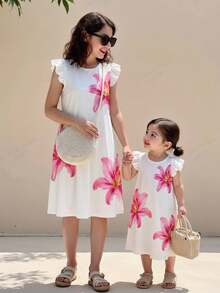 1pc 6 Months - 2-3 Years Old Girls, Sweet Girly Style Bowknot & Heart Print + Flutter Sleeve Design Dress, Lightweight Fabric, Cute Princess Dress, Summer Casual Wear - Multicolor - View 1