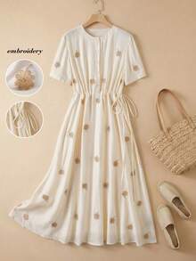 Rusticease Đầm dây rút thêu hoa và cỏ bốn lá - Màu be - Xem 2