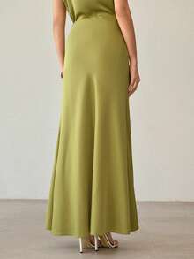 MOTF PREMIUM 斜裁缎面长裙，优雅春夏之选 - 綠色 - 查看 3