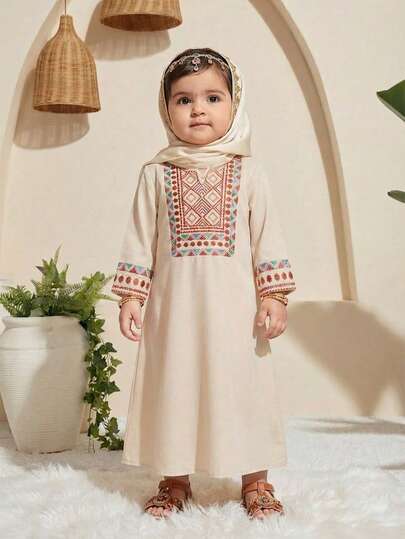 SHEIN Aprikosblommig Jalabiya för babyflicka, elegant vintageblommig broderad, babyflicka casual minimalistisk traditionell långärmad arabisk klänning lämplig för vår/sommar, elegant blygsam långärmad klänning, böneabaya, enkel komfort, vardagskläder, semestervibbar, blygsam kaftan, babyflicka Jalabiya, babyflicka Jalabiya