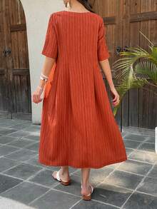 Vivie Lora Damska sukienka plisowana, luźna, teksturowana, średniej długości z dekoltem w serek - Brązowy - Zobacz 4