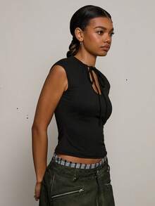 COUREZ 短袖前开衩针织上衣 / Y2K 春季女装 可爱性感黑色上衣 外出派对上衣 锐舞上衣 夏季穿搭 夏季女装 - 黑色 - 查看 7