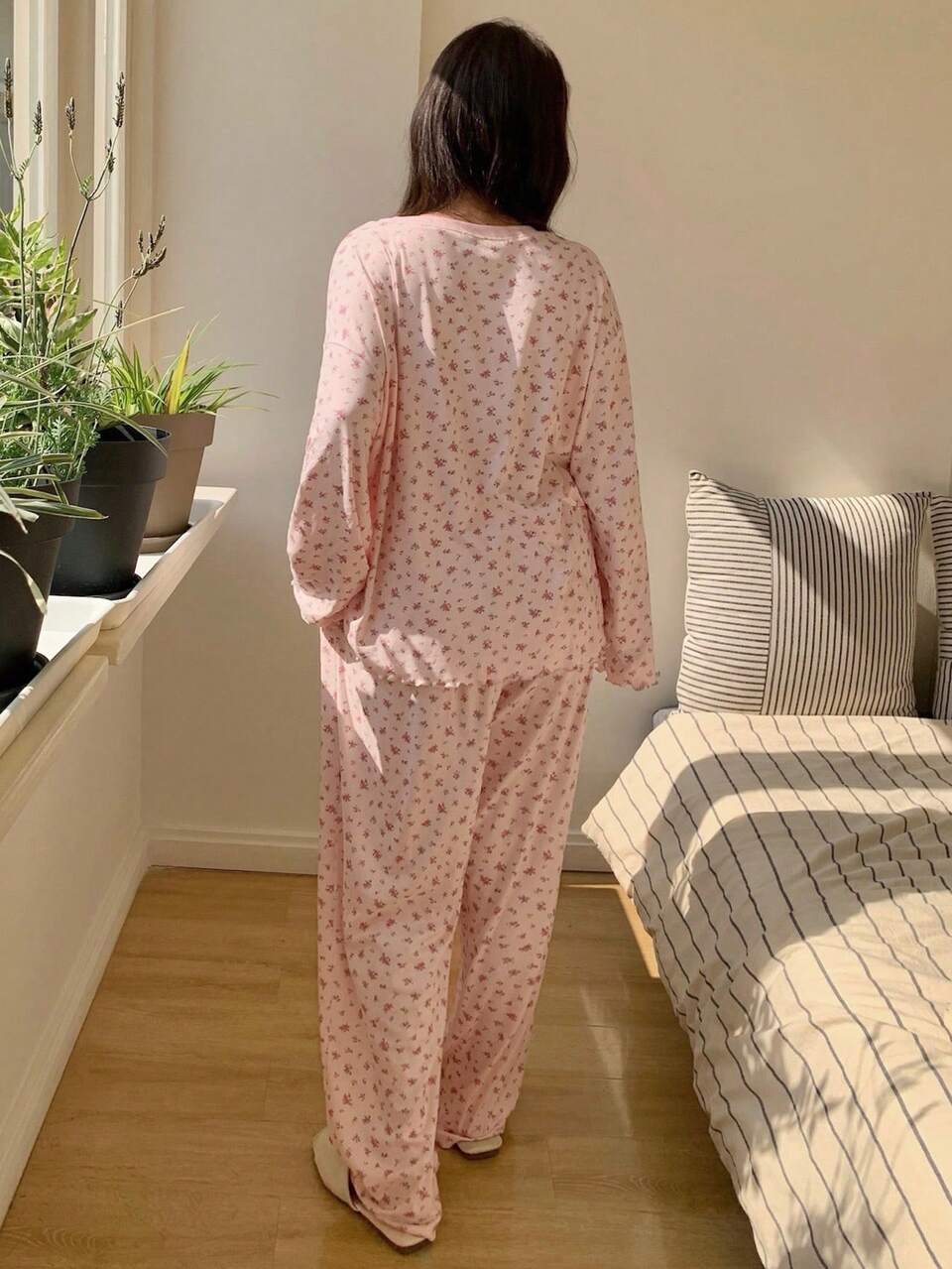 Dazy Plus Plus Size Women Ditsy Floral Loose Pajama Set, Home Wear For Spring & Autumn