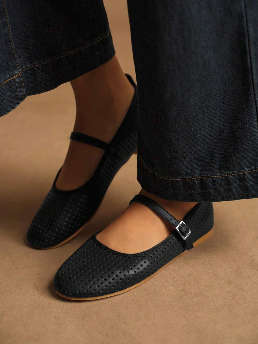 Rosivie Women's Casual Buckle Design Slip-On Loafers - Black - View 1