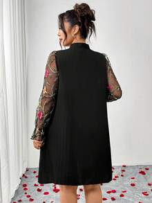 Elenzga Vestido maxi de mujer talla grande con bloque de color de malla floral, cuello en V con lazo, puños con volantes, decoración con cuentas, adecuado para uso diario, Día de San Valentín, fiesta, vestimenta de noche, otoño/invierno - Negro - Ver 2