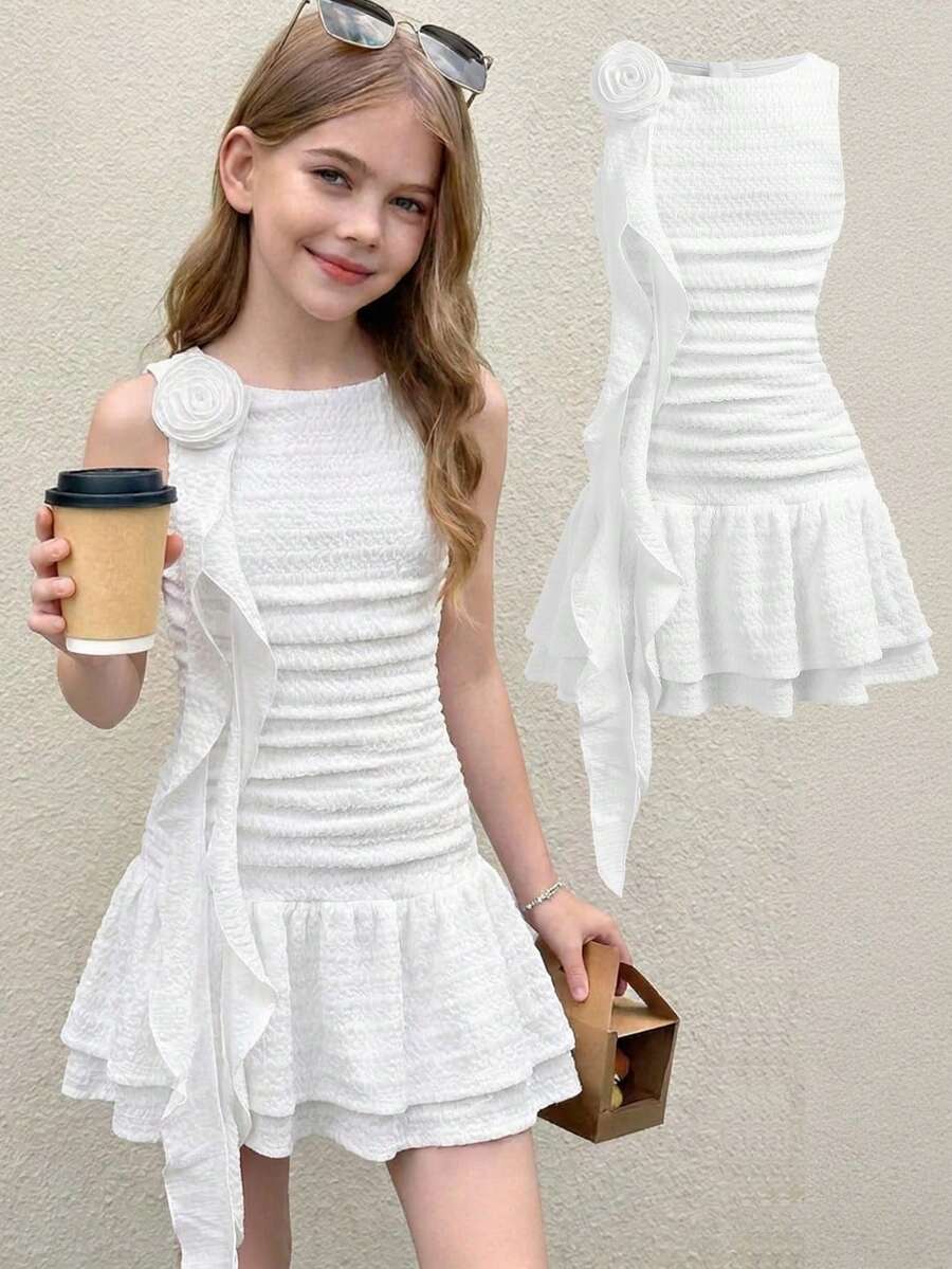 SHEIN Girlism 少女白色纯色针织纹理休闲优雅法式荷叶边3D立体花朵装饰褶皱不对称圆领无袖修身短连衣裙，公主裙，新年派对，春季郊游，日常穿着，女童白色连衣裙，母女套装，婚礼季，花童，聚会 - 白色 - 查看 1