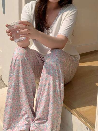 Dazy Plus 大码女式撞色蕾丝蝴蝶结装饰短袖上衣和裤子睡衣套装