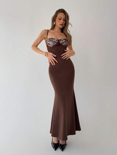 Aloruh 女士咖啡色蕾丝拼接露背修身中长连衣裙，春夏款