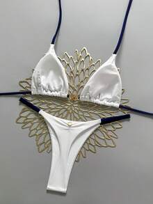 SHEIN Swim Mod 女士新款V领金属装饰纯色露背挂脖三角比基尼套装，性感丁字泳衣，春夏三角比基尼钢圈比基尼钢圈泳衣蝴蝶比基尼贝壳比基尼 - 白色 - 查看 2