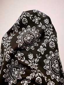 EMERY ROSE Quần short nữ cỡ lớn kiểu dáng thường ngày, phong cách đồng quê, boho, họa tiết hoa, thắt eo, dáng rộng, có túi bên hông, thích hợp cho kỳ nghỉ hè, nghỉ xuân, du lịch, đi chơi, mẫu mới 2026, đơn giản và thời trang cho mặc hàng ngày, phù hợp cho mùa hè, kỳ nghỉ, mặc thường ngày, quần short in họa tiết, quần short boho, quần short đen trắng, quần short dây rút, quần short đen, quần short đi biển cho nữ. - Nhiều màu - Xem 7