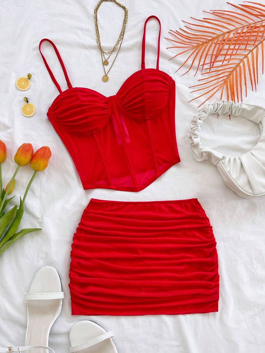 Soleia 新款性感V领抹胸吊带衫搭配低腰迷你裙两件套，修身剪裁，适合约会、情人节、新年、波西米亚风、度假、秋季女装、复古风、节日装扮 - 紅色 - 查看 1