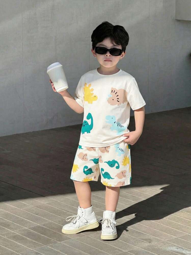 SHEIN Little Byeori 两件套儿童男童休闲纯色宽松圆领短袖针织T恤和宽松印花短裤套装，适合上学、花园、海滩、生日、春季、夏季、秋季和冬季穿着。 - 彩色 - 查看 1