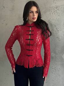 Firerie 女士蕾丝黑色纽扣腰长袖衬衫，复古宫廷风上衣，新款中国风衬衫，白色蕾丝长袖衬衫，半透明蕾丝上衣，春夏秋季穿着，优雅百搭，适合通勤、约会、派对、婚礼、毕业典礼、演出、音乐会、工作、返校、年会、女士生日等场合。 - 紅色 - 查看 8